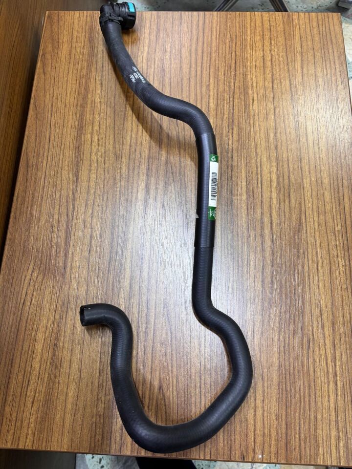 LR014677 - KALORİFER SU HORTUMU 3.6 DZL. (VOGUE) - Land Rover