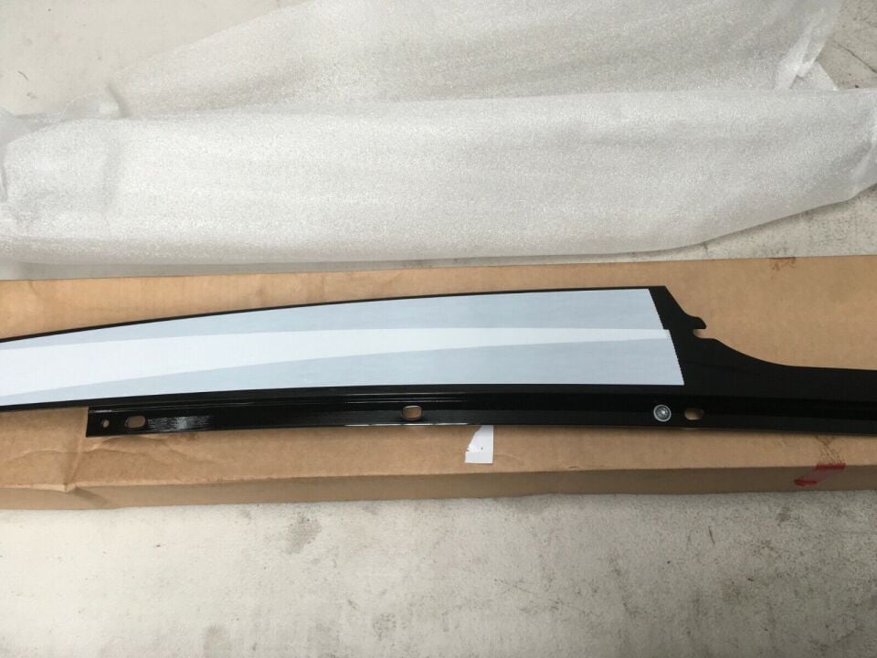 LR034037 - ÖN KAPI DİREK KAPLAMA SOL (VOGUE 2013>) - Land Rover