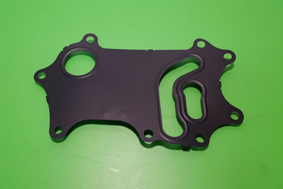 LR132321 - MOTOR YAĞ SOĞUTUCU CONTA (3.0 I6 DZL./NEW DEFENDER) - Land Rover