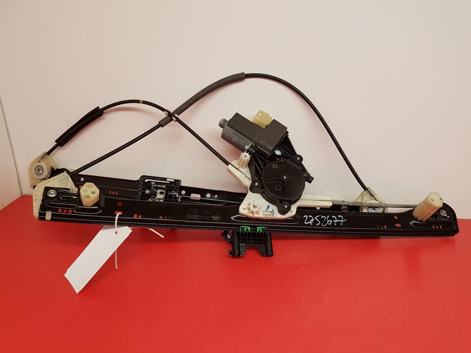 LR153961 - ARKA CAM MEKANİZMASI SAĞ (3.0L V6/VOGUE) - Land Rover