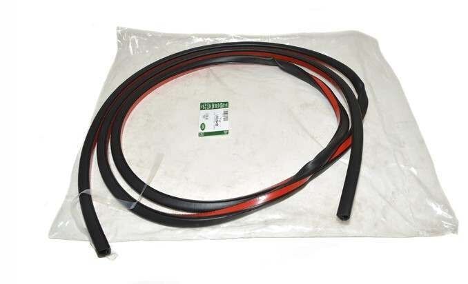 LR026458 - ARKA KAPI KASA LASTİK SOL (EVOQUE) - Land Rover