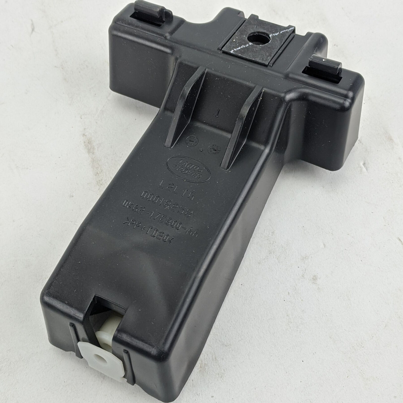 LR045179 - ARKA TAMPON BRAKETİ (SPORT 2014) - Land Rover