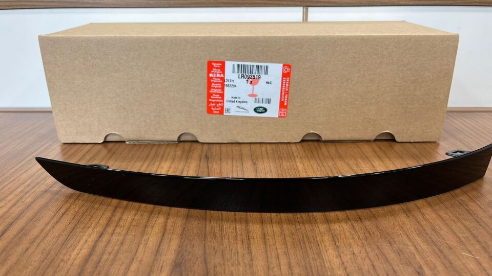 LR093519 - ÖN TAMPON ÇITASI SOL (VELAR) - Land Rover