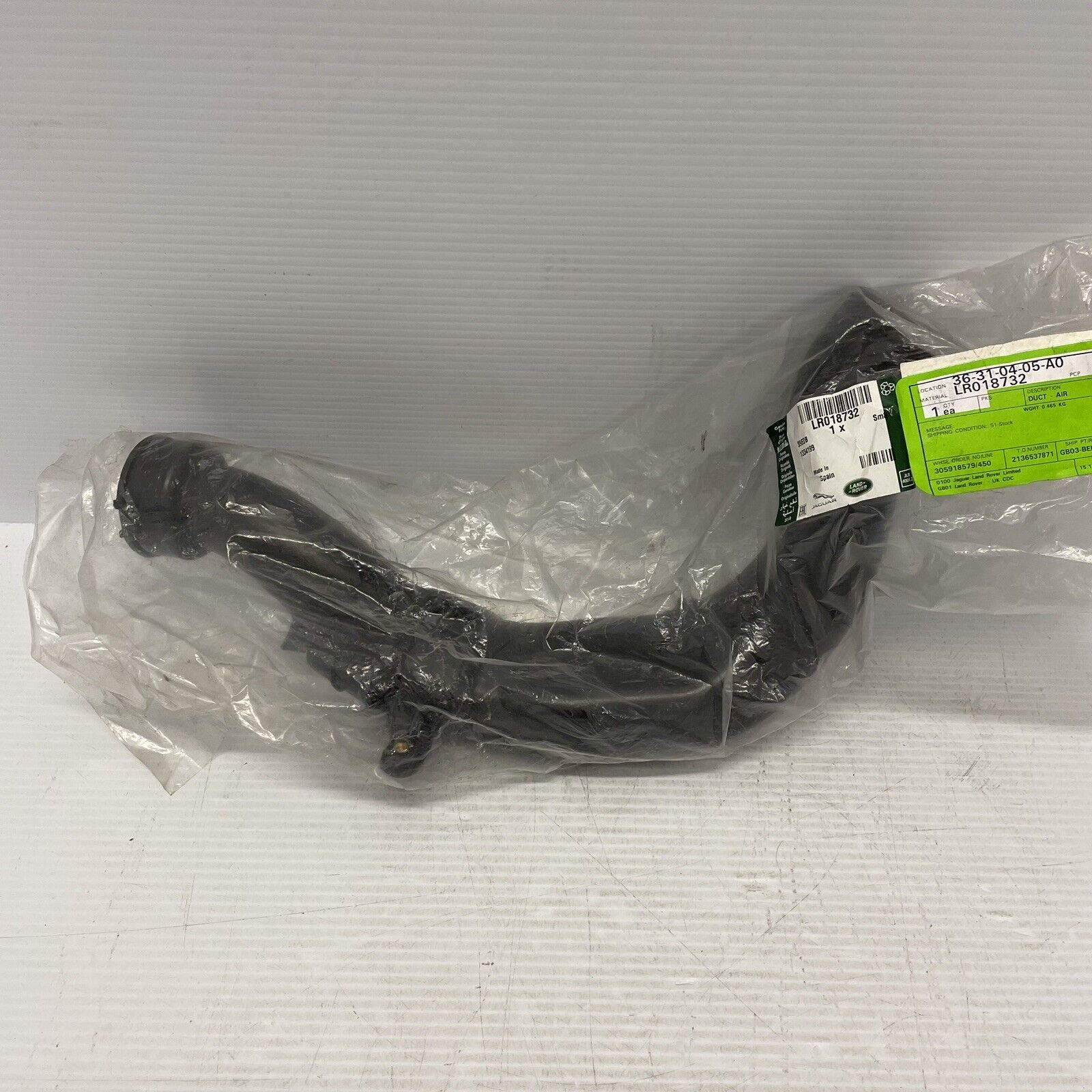 LR018732 - HAVA FİLTRE ALT BORU SAĞ (3.6) - Land Rover