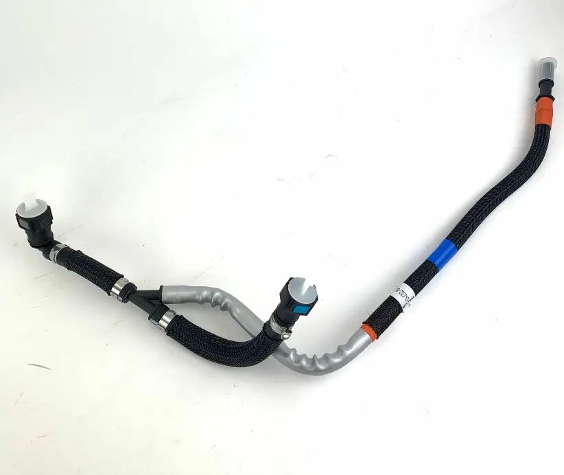 LR072002 - MAZOT FİLTRE HORTUMU (2.0/DZL./DİSCO-SPORT/EVOQUE) - Land Rover