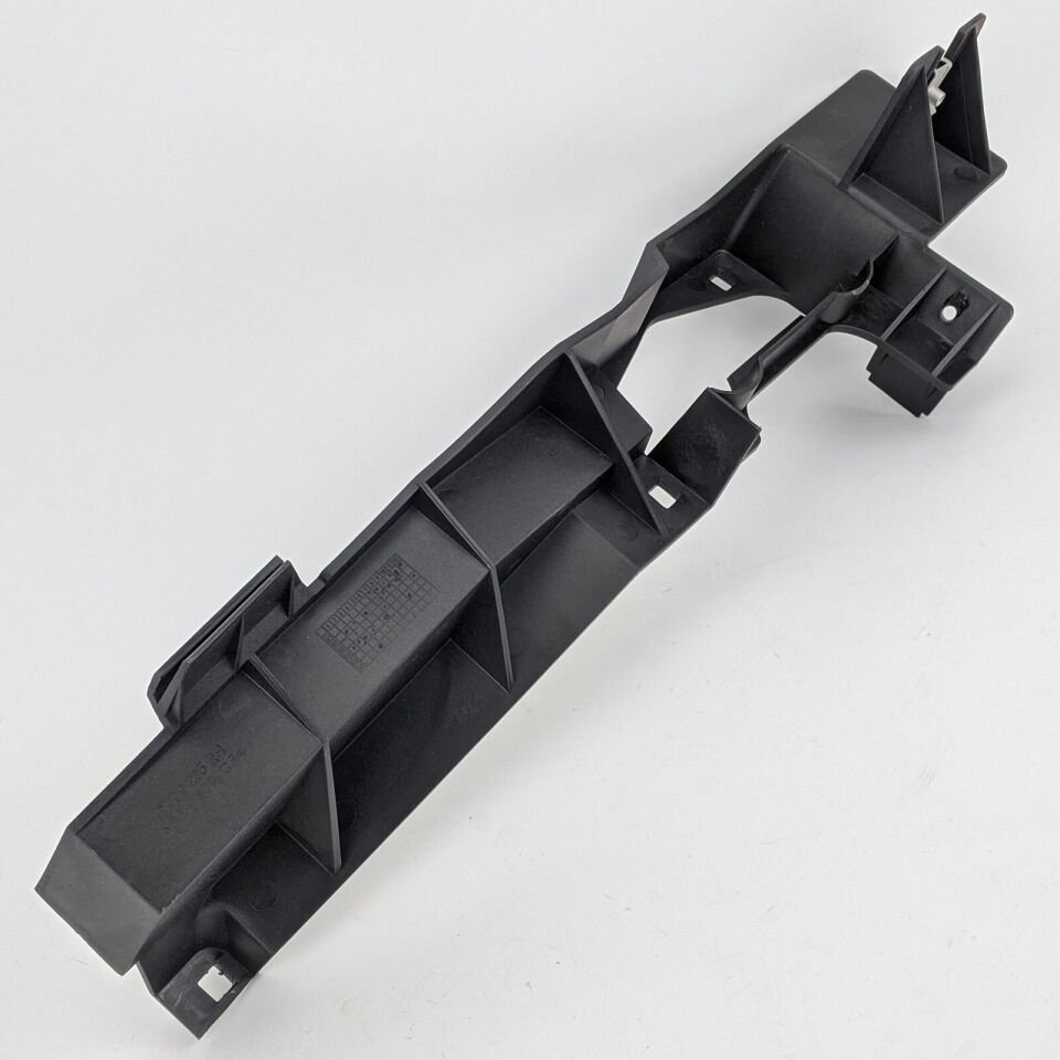 DPN000021 - ÖN TAMPON İÇ BRAKETİ SAĞ (3.0) - Land Rover