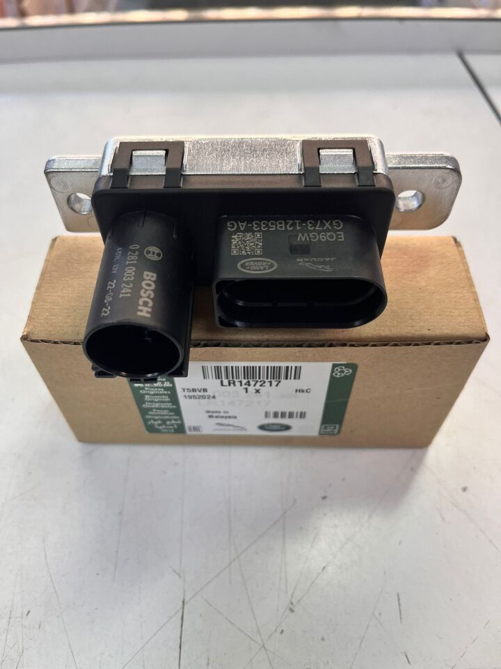 LR147217 - ISITMA BUJİ RÖLESİ (2.0L/VELAR) - Land Rover