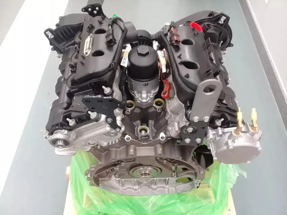 LR106166 - MOTOR KOMPLE (3.0 V6 D GEN2/RRS/VOGUE/DİSC.S5) - Land Rover