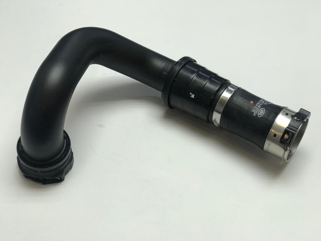 LR082427 - İNTERCOOLER/TURBO BORU(DİSCO-5/RRS/NEW DEF.) - Land Rover