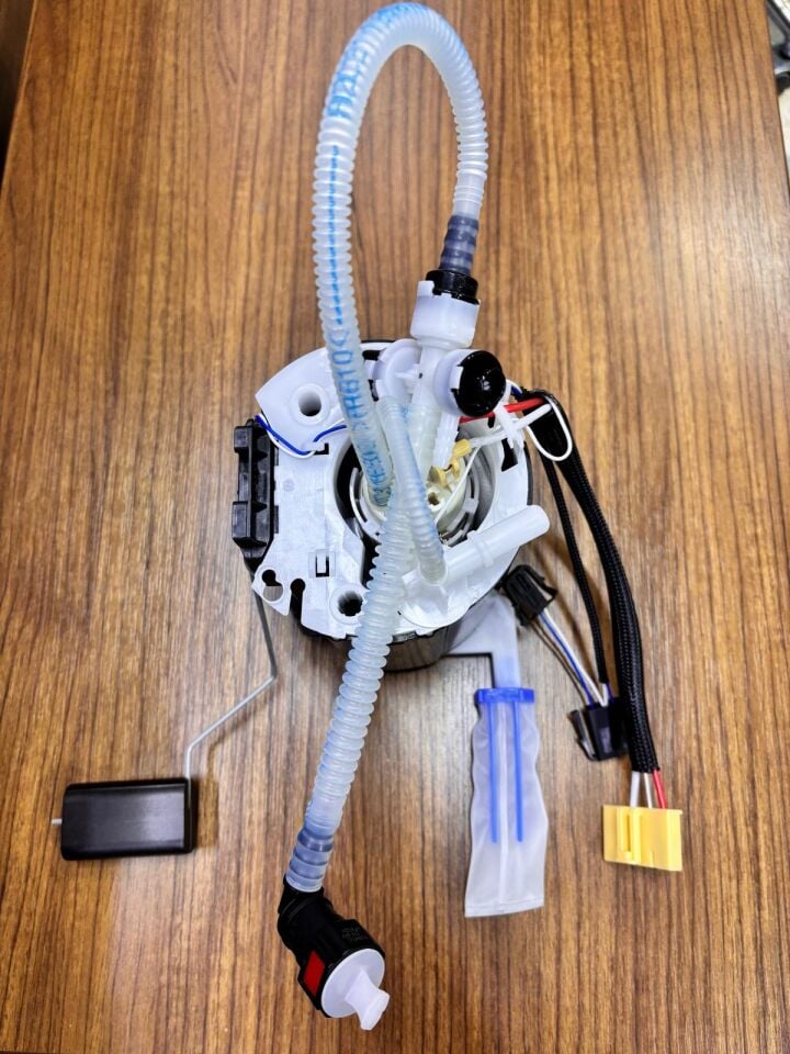 C2D37814 - MAZOT POMPASI DEPO İÇİ (2.0L BNZ /XF/XJ) - Vdo