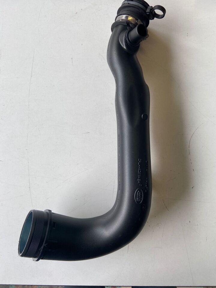 LR036465 - TURBO HORTUMU ALT SOL 3.0L V6 (VOGUE/SPORT) - Land Rover