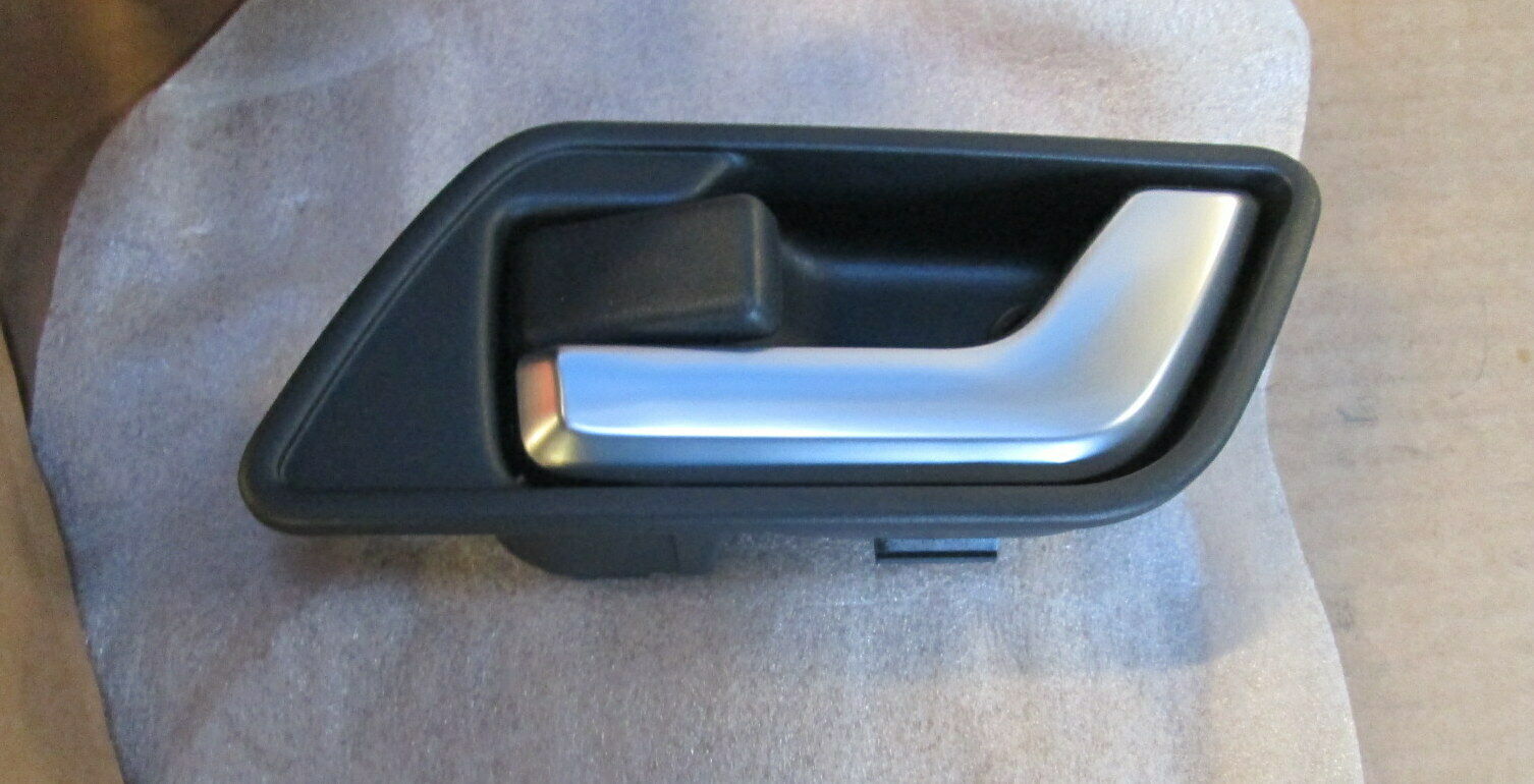 FVC500370WWE - ARKA KAPI İÇ AÇMA KOLU SOL (2.7) - Land Rover