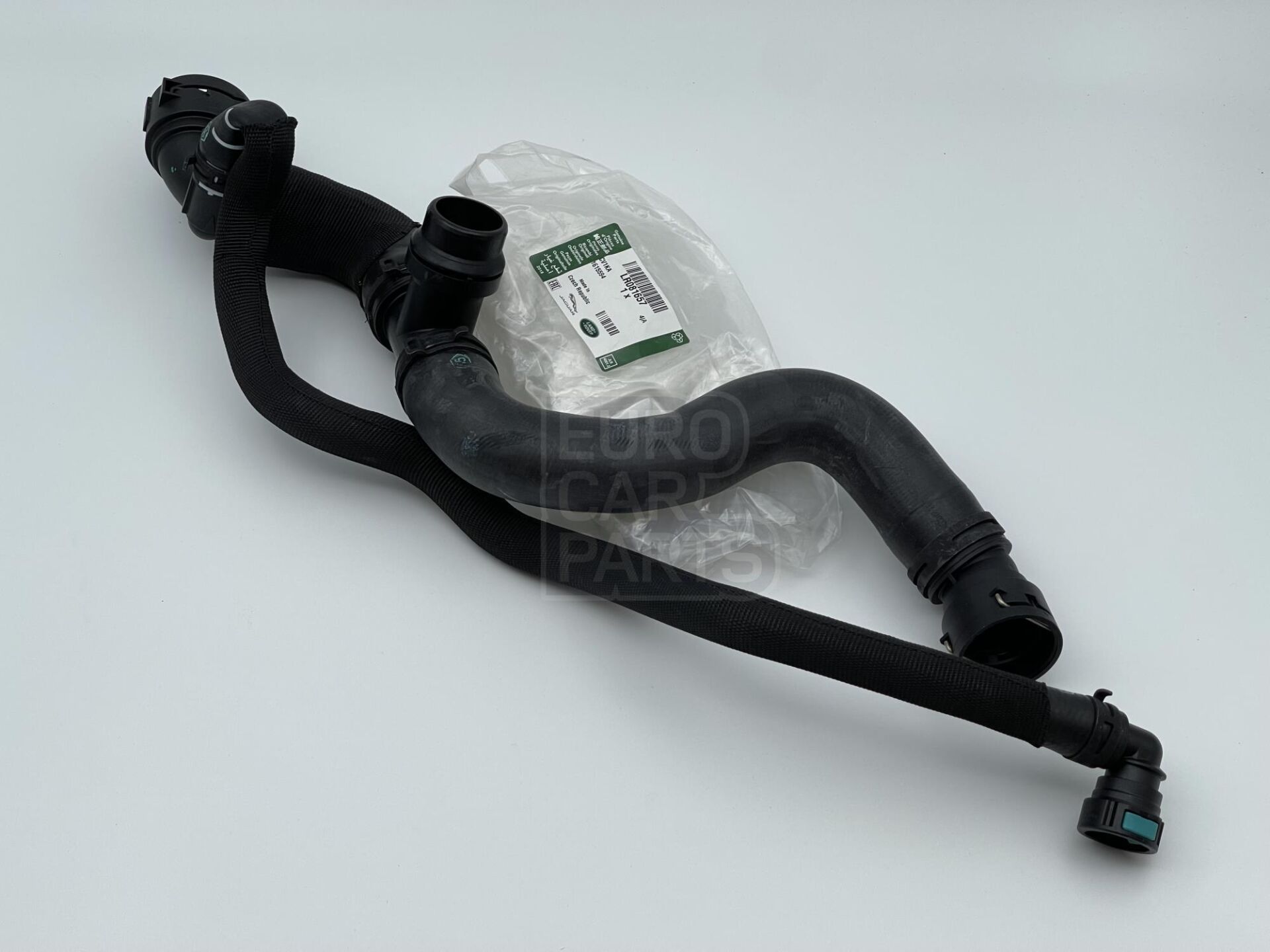 LR081657 - RADYATÖR ÜST HORTUM HA (3.0 V6/SPORT) - Land Rover