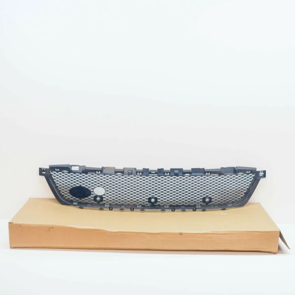 LR142863 - ÖN TAMPON ALT IZGARASI (VELAR) - Land Rover