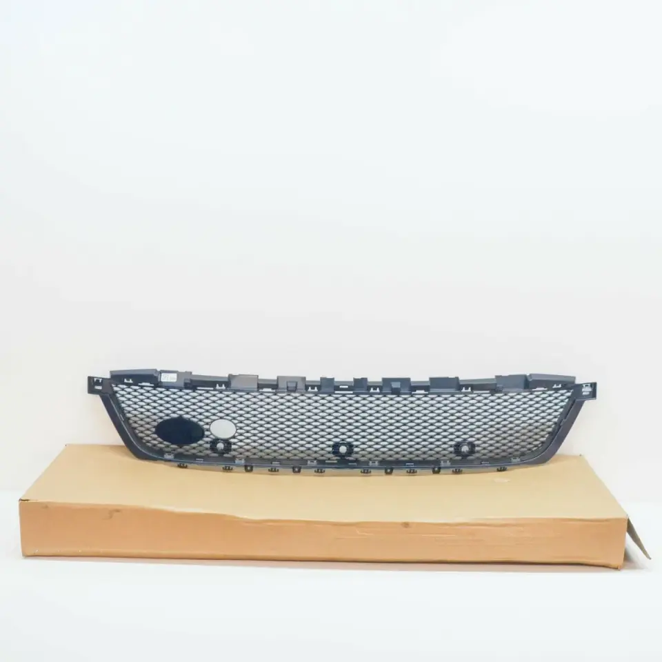 LR142863 - ÖN TAMPON ALT IZGARASI (VELAR) - Land Rover