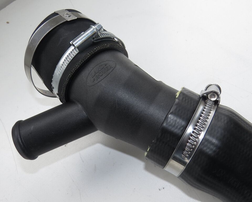 LR063273 - İ.COOLER HORTUM SOL (2.0L/EVOQUE) - Land Rover