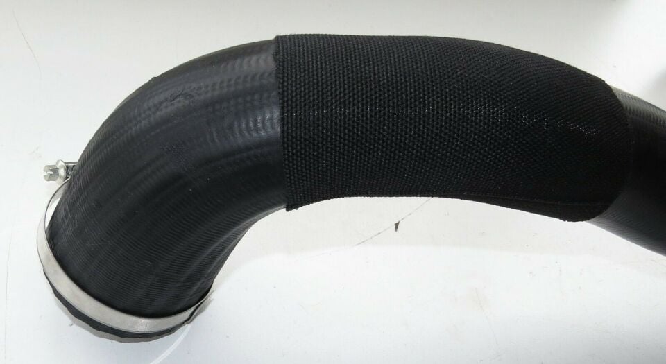 LR063273 - İ.COOLER HORTUM SOL (2.0L/EVOQUE) - Land Rover