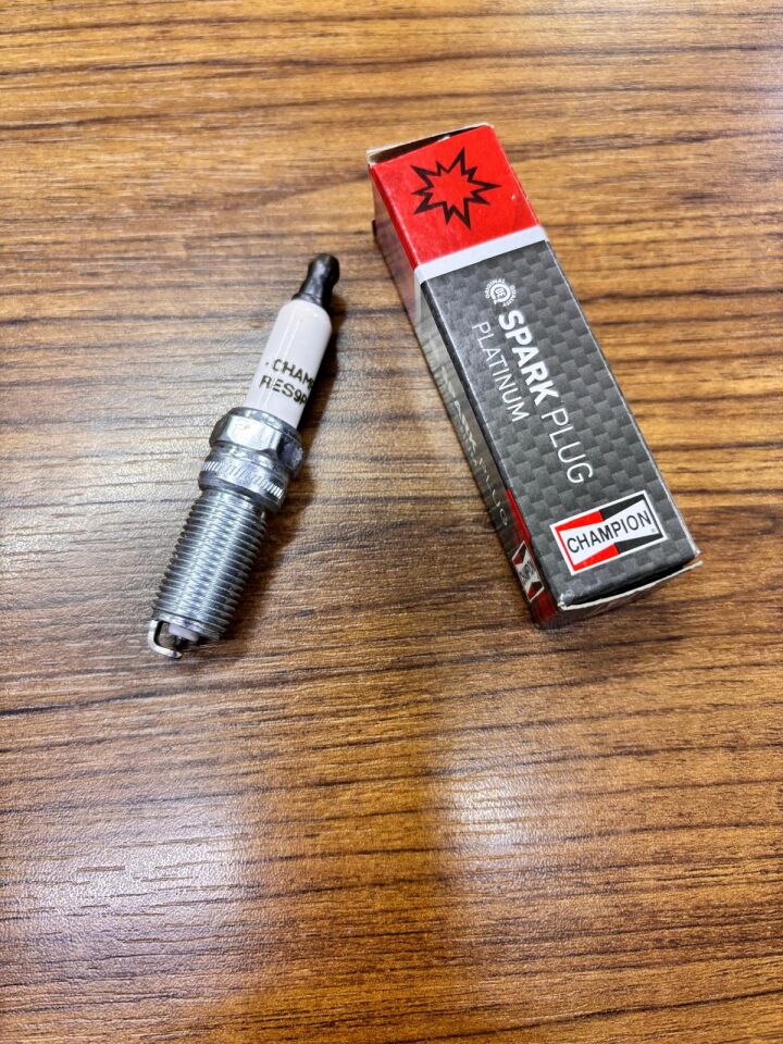 LR123892 - BUJİ (2.0L/EVOQUE/DİSCO/5/VOGUE) - Champion