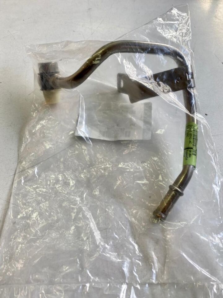 LR086649 - TURBO SU ÇIKIŞ BORUSU (2.0L) - Land Rover