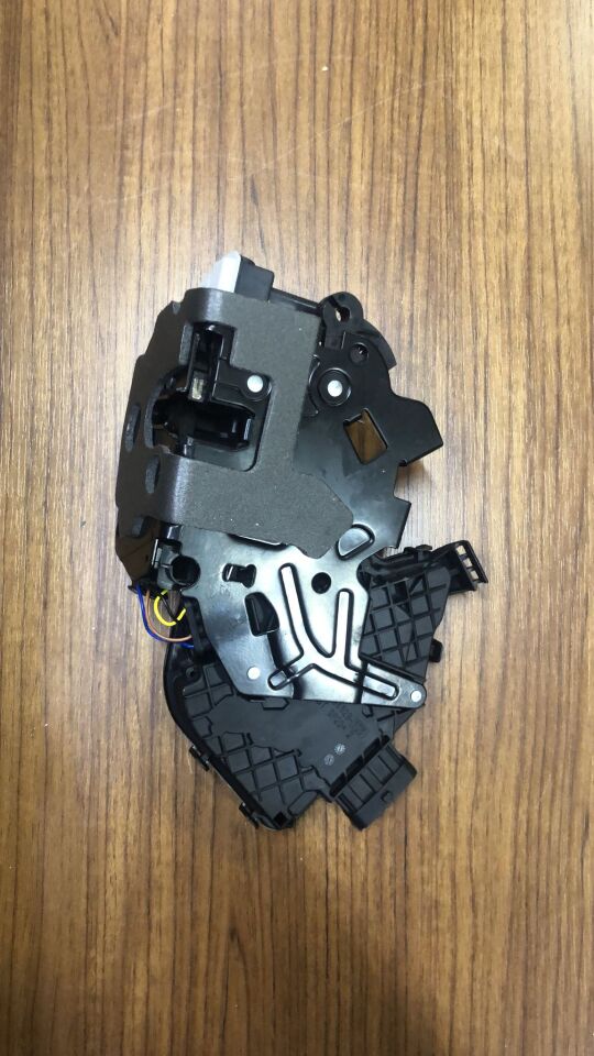 LR078748G - ARKA KAPI KİLİDİ SOL (3.0L V6) - LIMA SPARE