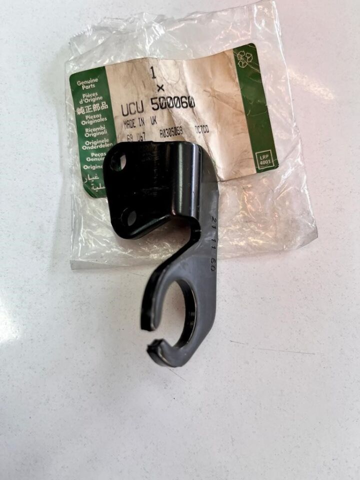 UCU500060 - EL FREN TELİ BRAKETİ (VOGUE) - Land Rover