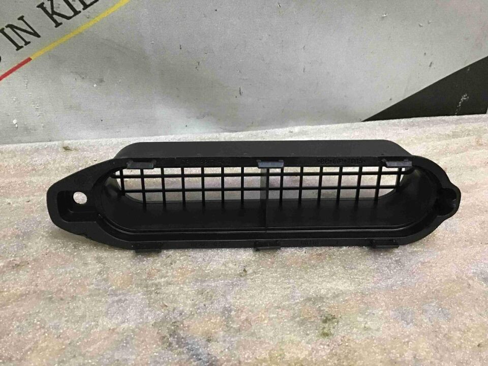 LR113348 - HAVA FİLTRE BORU IZGARA (3.0L V6) - Land Rover