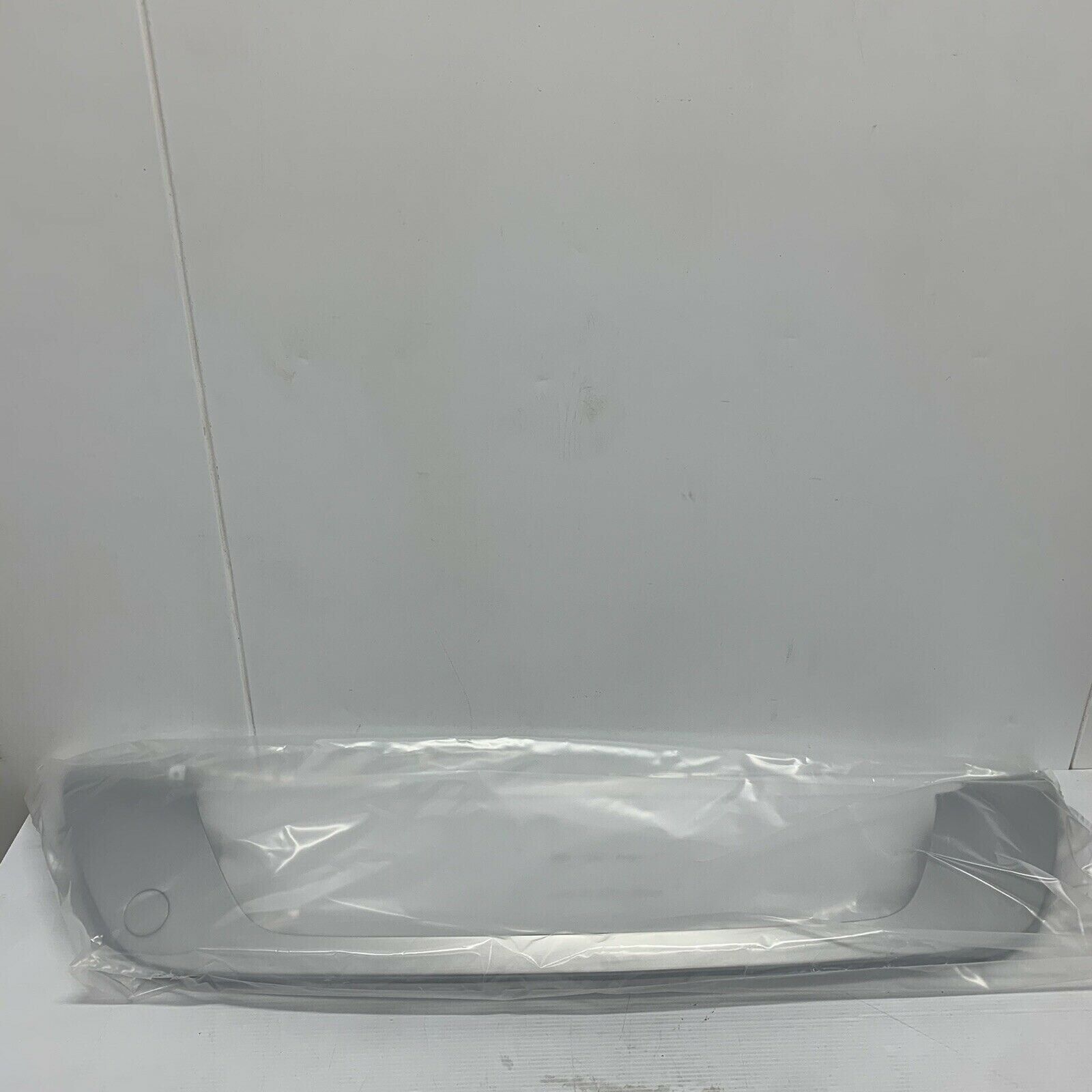 LR093572 - ARKA TAMPON EGZOZ DIŞ KAPAK (VELAR) - Land Rover