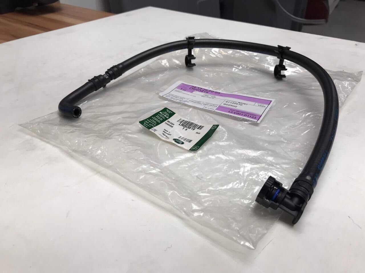 LR003819 - MAZOT GERİ DÖNÜŞ HORTUMU (3.0/VOGUE) - Land Rover