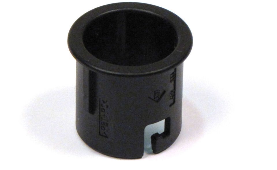 VTJ000050PMA - ARKA PARK SENSÖR YUVA(TD5) - Land Rover