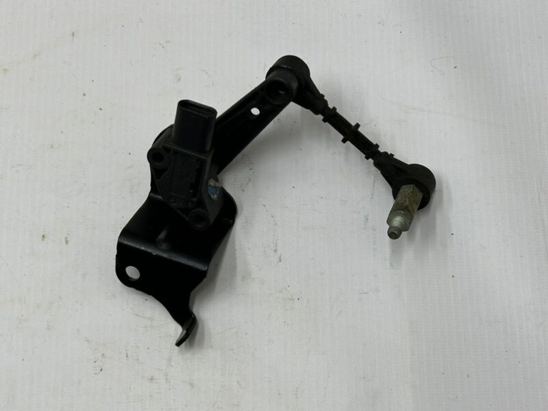 LR141762 - EAS SENSÖRÜ ÖN SAĞ (VELAR ) - Land Rover