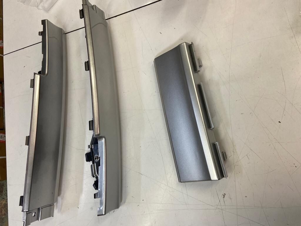 LR023707G - ARKA TAMPON BRAKET SOL-SAĞ-ORTA SET (VOGUE) - Kyburg