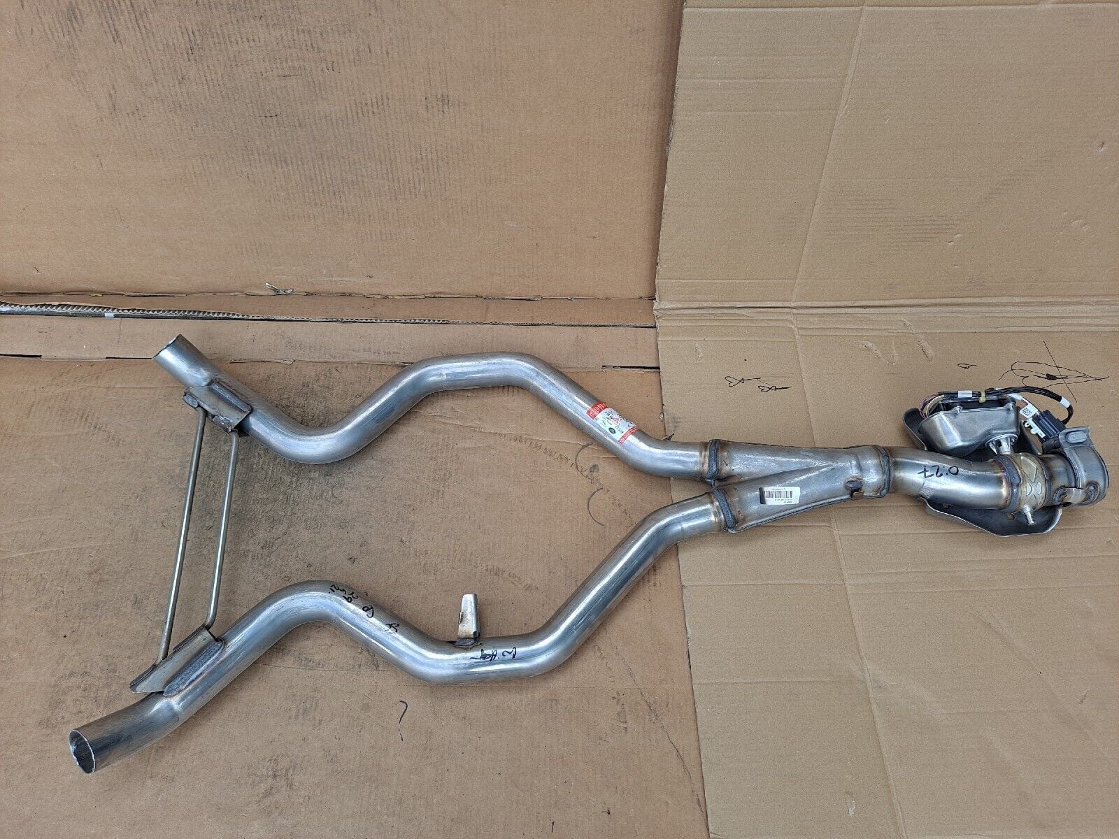 LR125103 - EGZOST ELEKT.VALFİ VE BORUSU(3.0 V6/GEN2/2014 - Land Rover