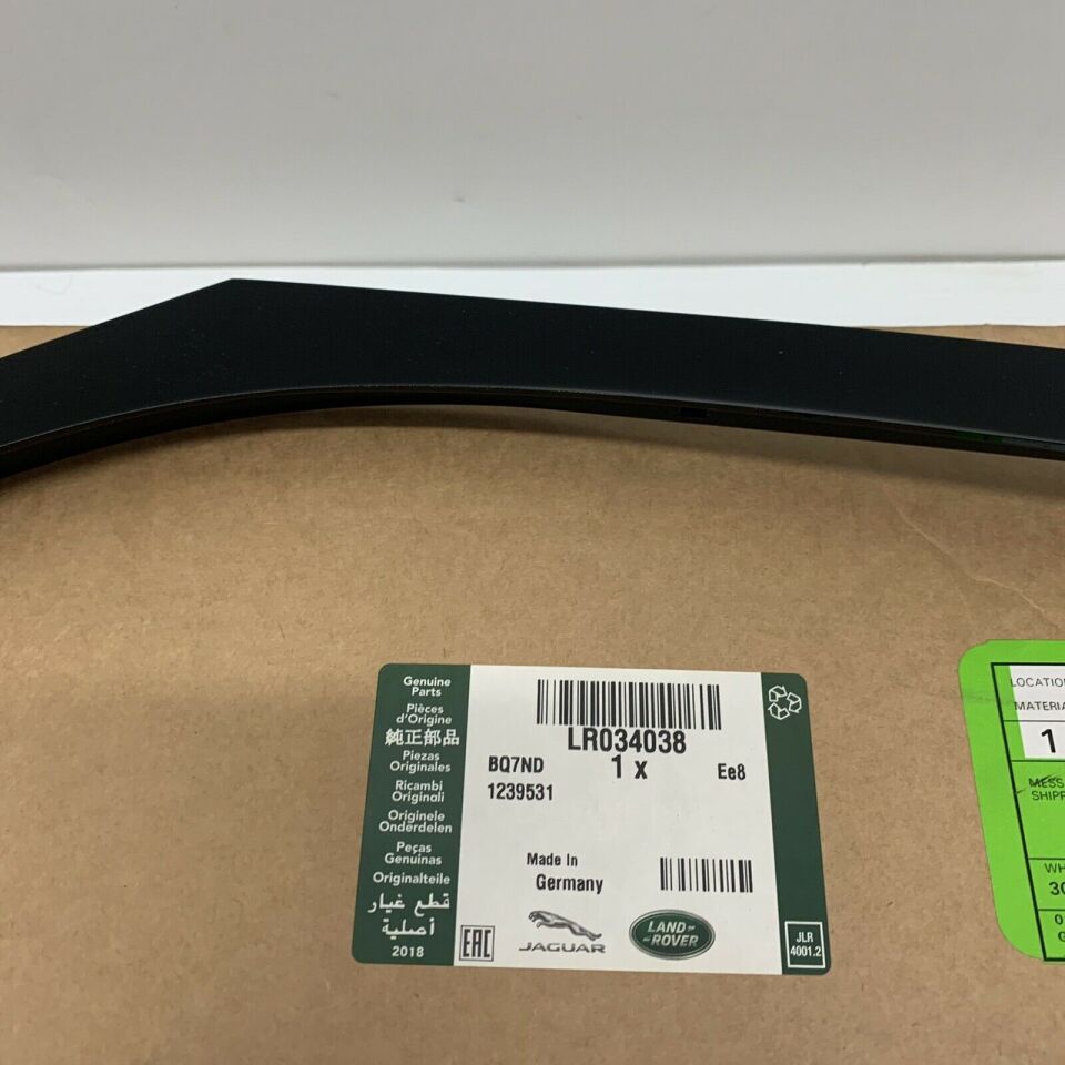 LR034038 - ÖN KAPI ÜST ÇITA SAĞ 3.0L V6 - Land Rover