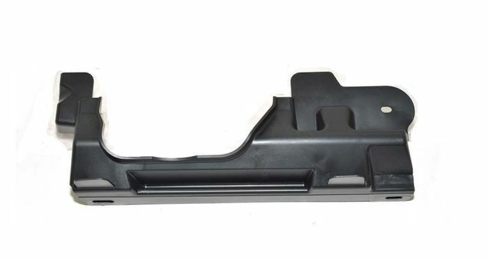 DQG000063 - ARKA TAMPON BRAKETİ SAĞ (2.7/3.0/SPORT/DİSC.S3-4) - Land Rover