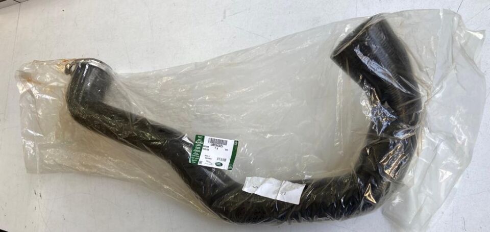 LR034325 - İNTERCOOLER HORTUM SOL 2.0 BNZ. (FREEL.2) - Land Rover