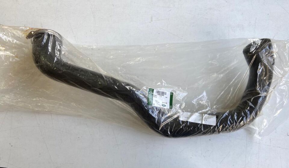 LR034325 - İNTERCOOLER HORTUM SOL 2.0 BNZ. (FREEL.2) - Land Rover