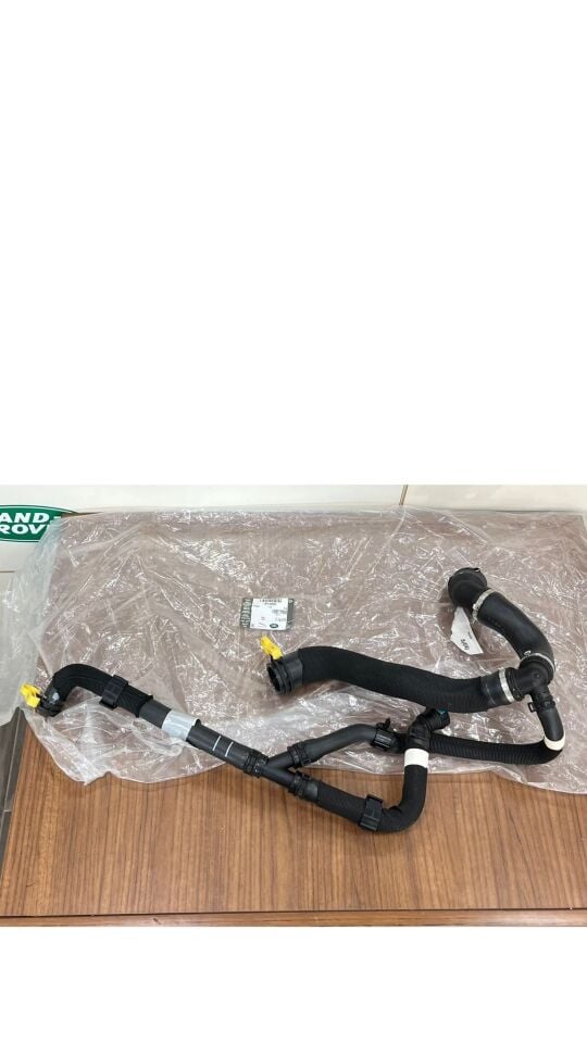 LR110235 - RADYATÖR ÜST HORTUMU (VELAR) - Land Rover