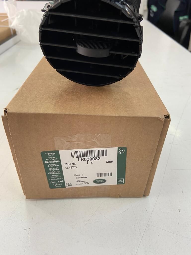 LR039082 - TORPİDO IZGARA SOL (NDW4) - Land Rover