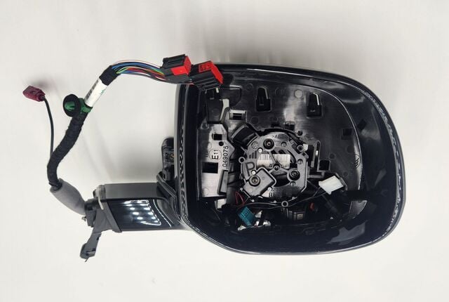 LR181953 - AYNA KOMPLE SAĞ (NEW SPORT 23>) - Land Rover