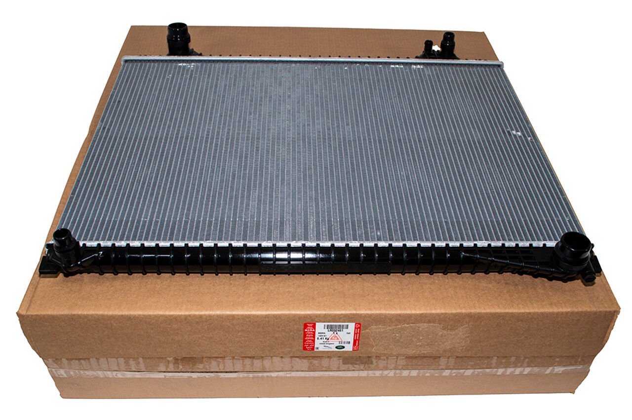 LR092461 - RADYATÖR 2.0L (VELAR) - Land Rover