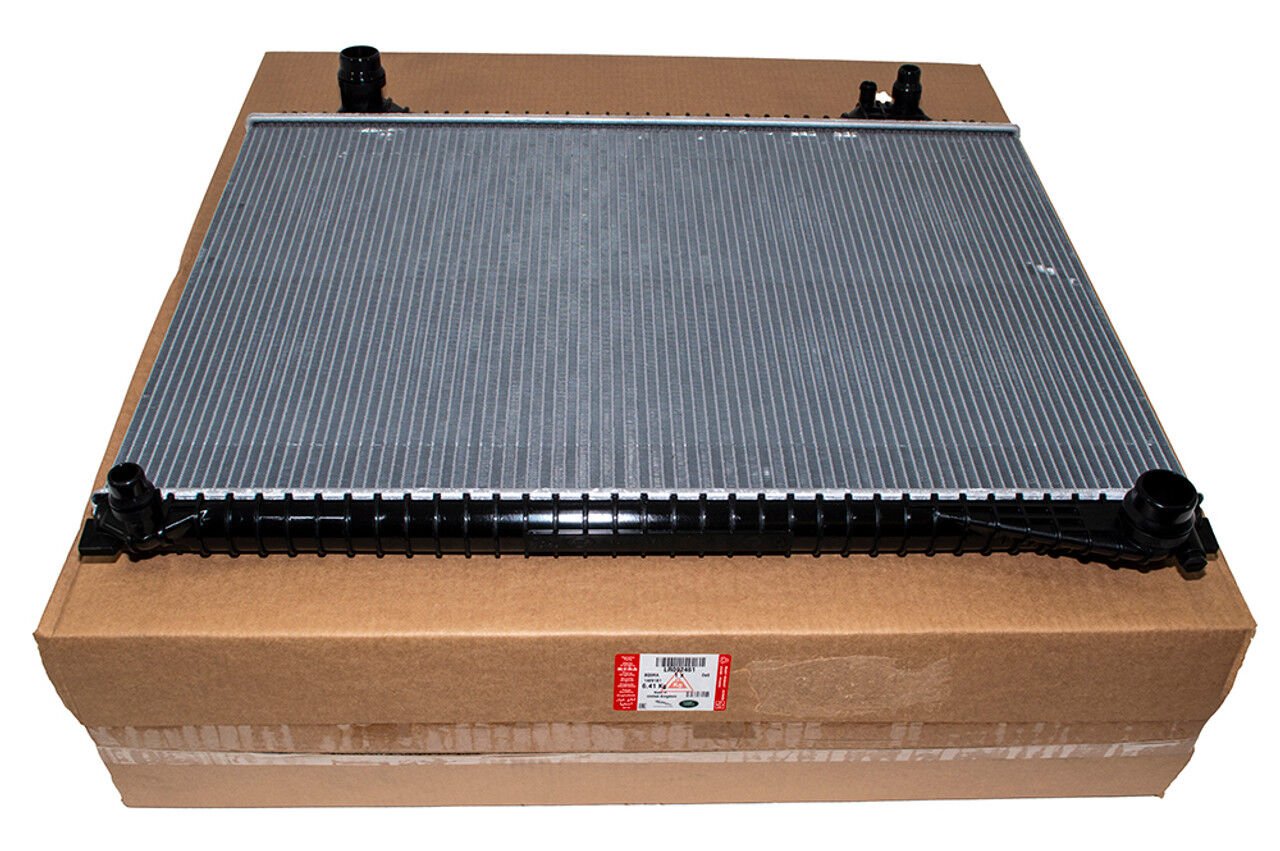 LR092461 - RADYATÖR 2.0L (VELAR) - Land Rover