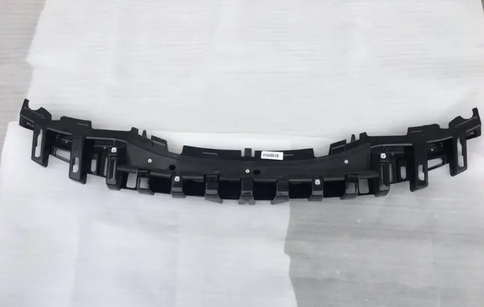 LR045204 - ÖN TAMPON İÇ BRAKETİ (3.0L V6) - Land Rover