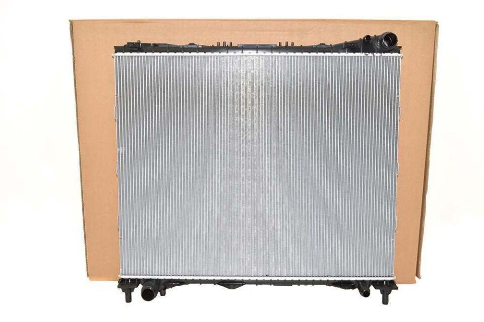 LR162110R - RADYATÖR 3.0 V6 (VOGUE/SPORT) - Nissens