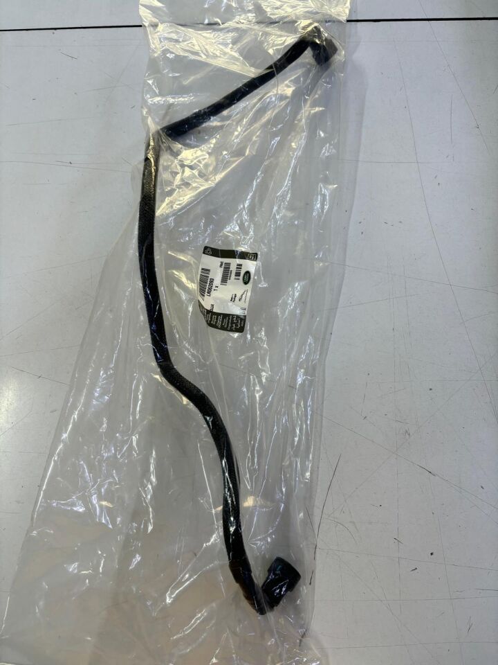 LR062093 - YAKIT SOĞUTUCU HORTUMU (3.0/SPORT) - Land Rover