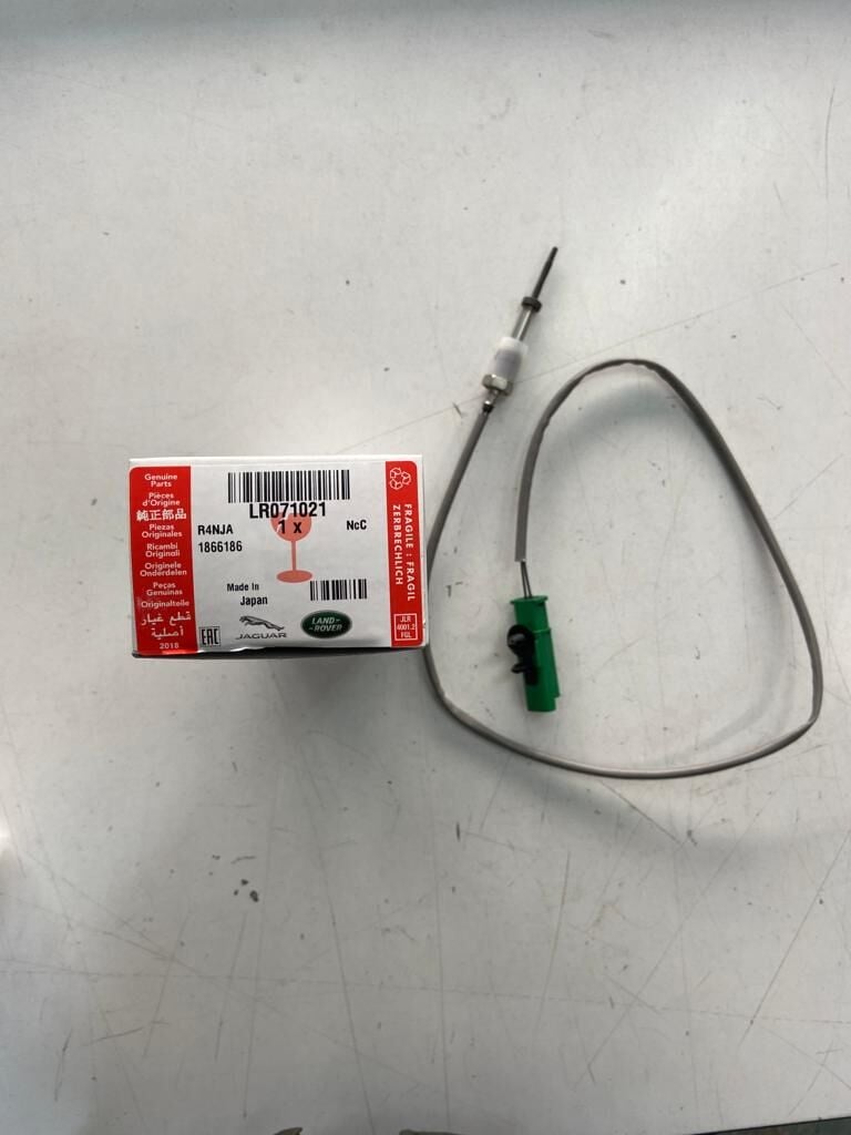 LR071021 - EGZOST SICAKLIK SENSÖR (4.4 V8/VOGUE) - Land Rover