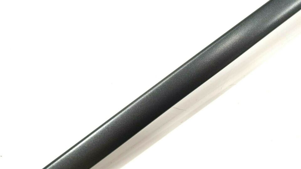 LR011183 - PLAKA LAMBA ÜST ÇITASI AA (3.6/VOGUE) - Land Rover