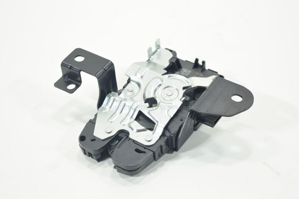 LR072585 - BAGAJ KİLİDİ ALT SAĞ (3.0/VOGUE/2013) - Land Rover