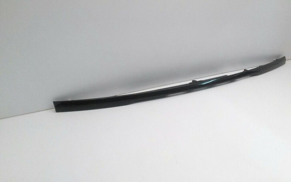 LR076840 - ARKA BAGAJ ÇITASI/SİYAH 3.0L V6 (SPORT) - Land Rover