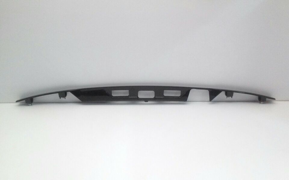 LR076840 - ARKA BAGAJ ÇITASI/SİYAH 3.0L V6 (SPORT) - Land Rover