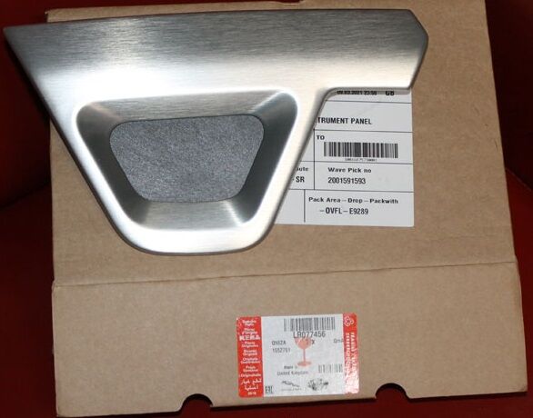 LR077456 - GÖSTERGE PANELİ KAPLAMA SAĞ (3.0L V6 VOGUE) - Land Rover